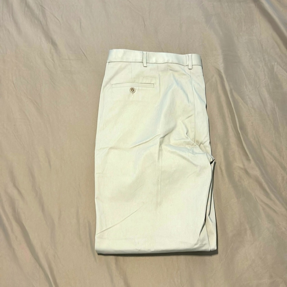 Men’s Haggar khaki pants Sz 42/32